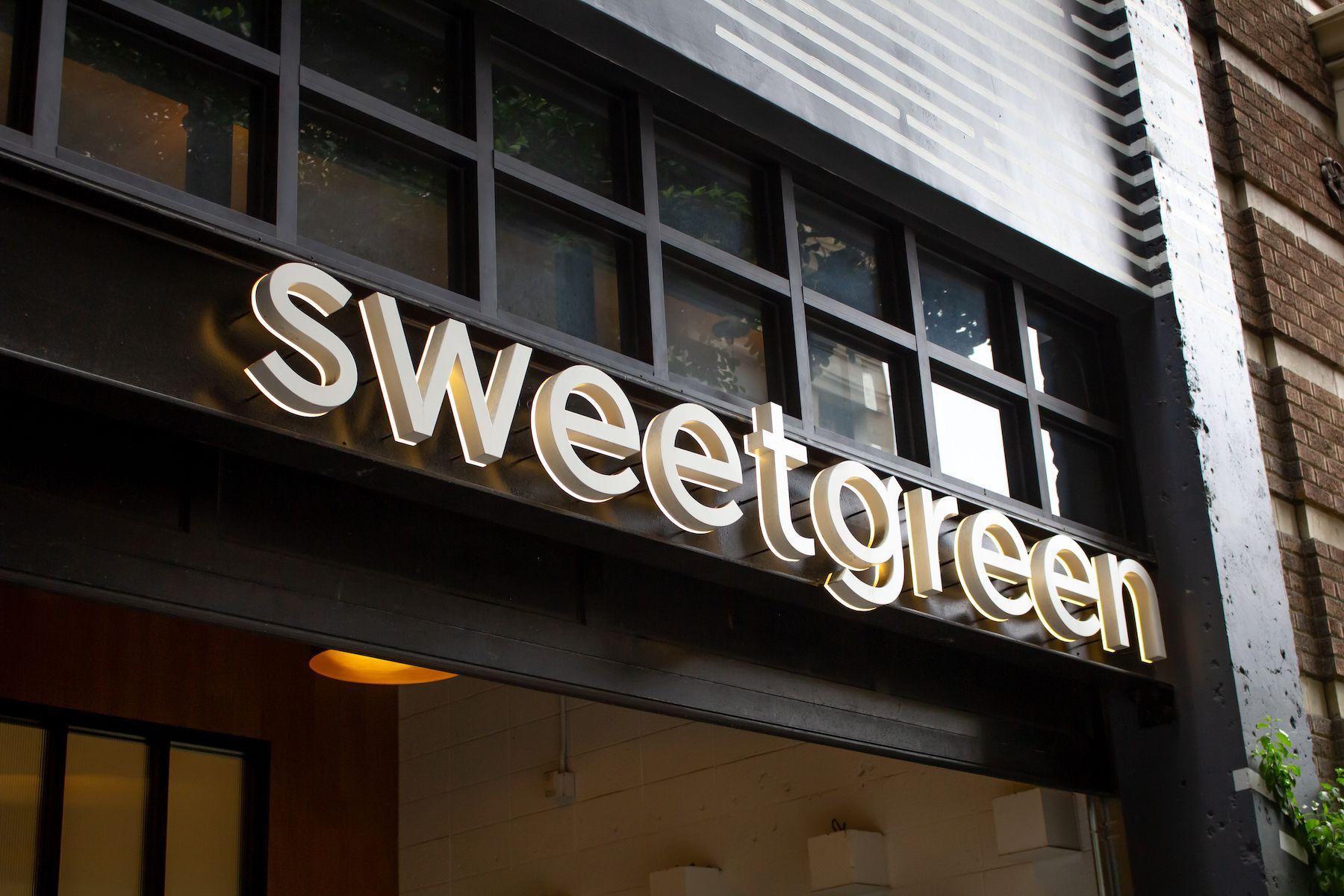 Is Sweetgreen healthy? It can be. It’s easy to create a flavorful meal and keep your glucose in check at this fast-casual chain.