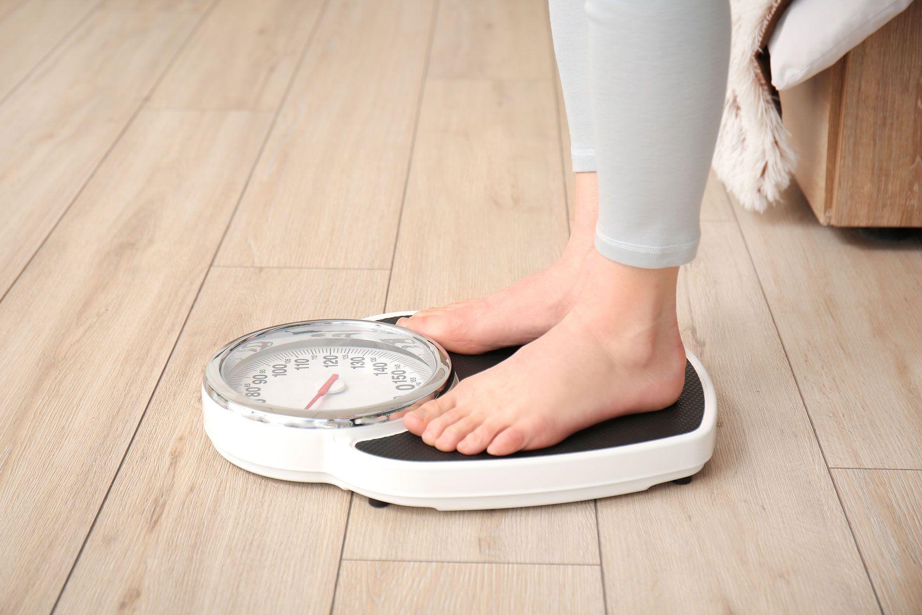 A combination of hormonal and metabolic differences makes losing weight harder for women compared to men. Here, a Levels advisor explains why.